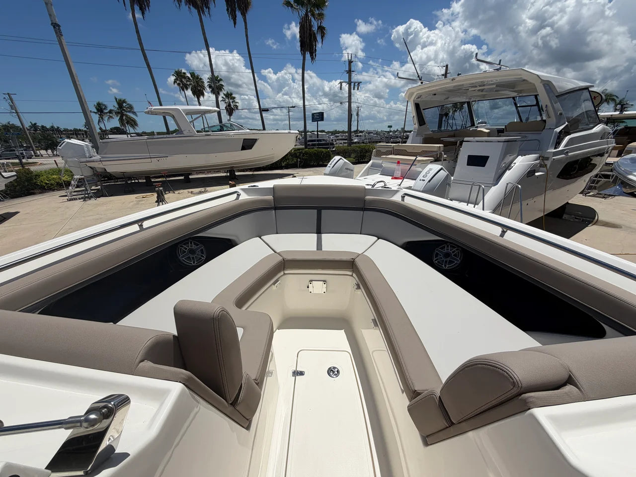 2027 Boston Whaler 330 Vantage 33.0 feet, Stuart, Florida #34