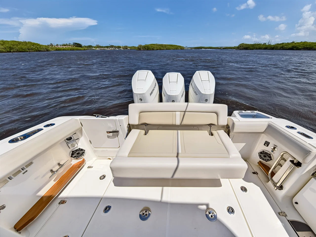 2025 Boston Whaler 350 REALM 35.0 feet, Stuart, Florida #54