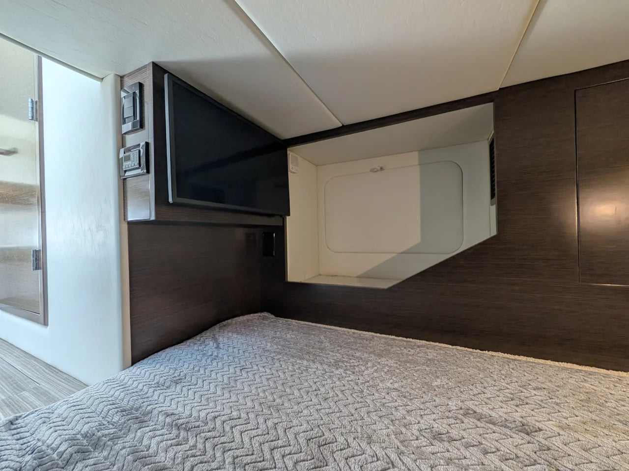 2021 Cruisers Yachts 38 GLS I/O 37.0 feet, Annapolis, MD #46