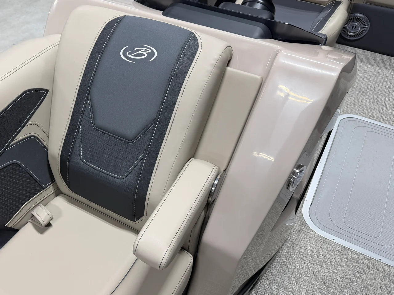 2027 Barletta CABRIO22UC 22.0 feet, Crosslake, Minnesota #18