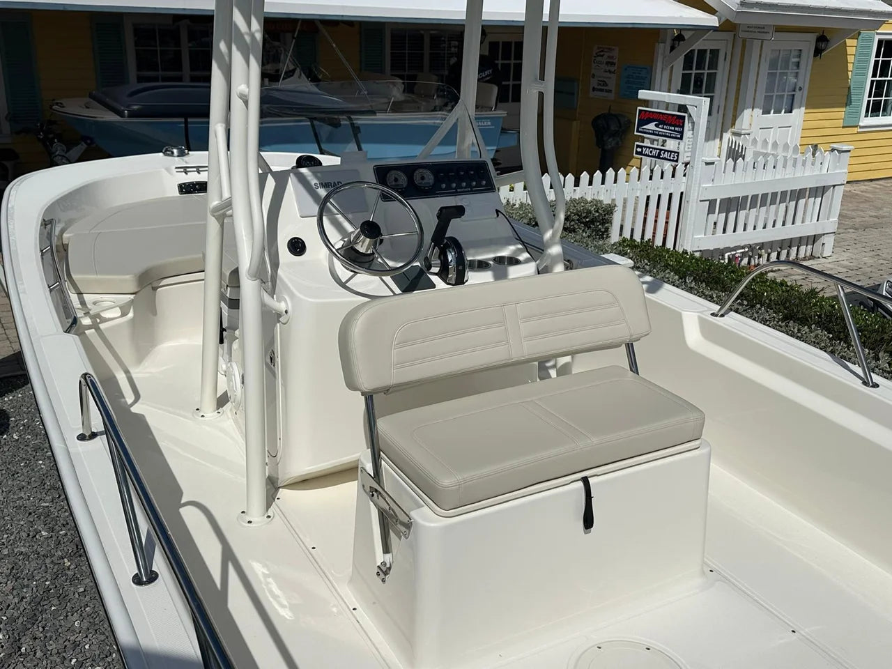 2026 Boston Whaler 190 Montauk – MarineMax