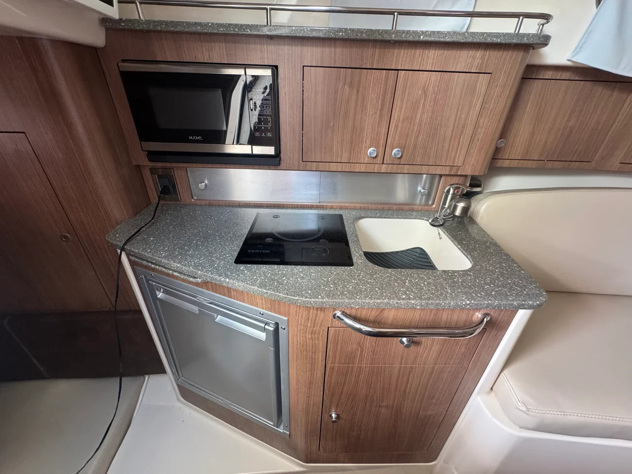 2018 Boston Whaler 315 CONQUEST 31.0 feet, Stuart, Florida #42