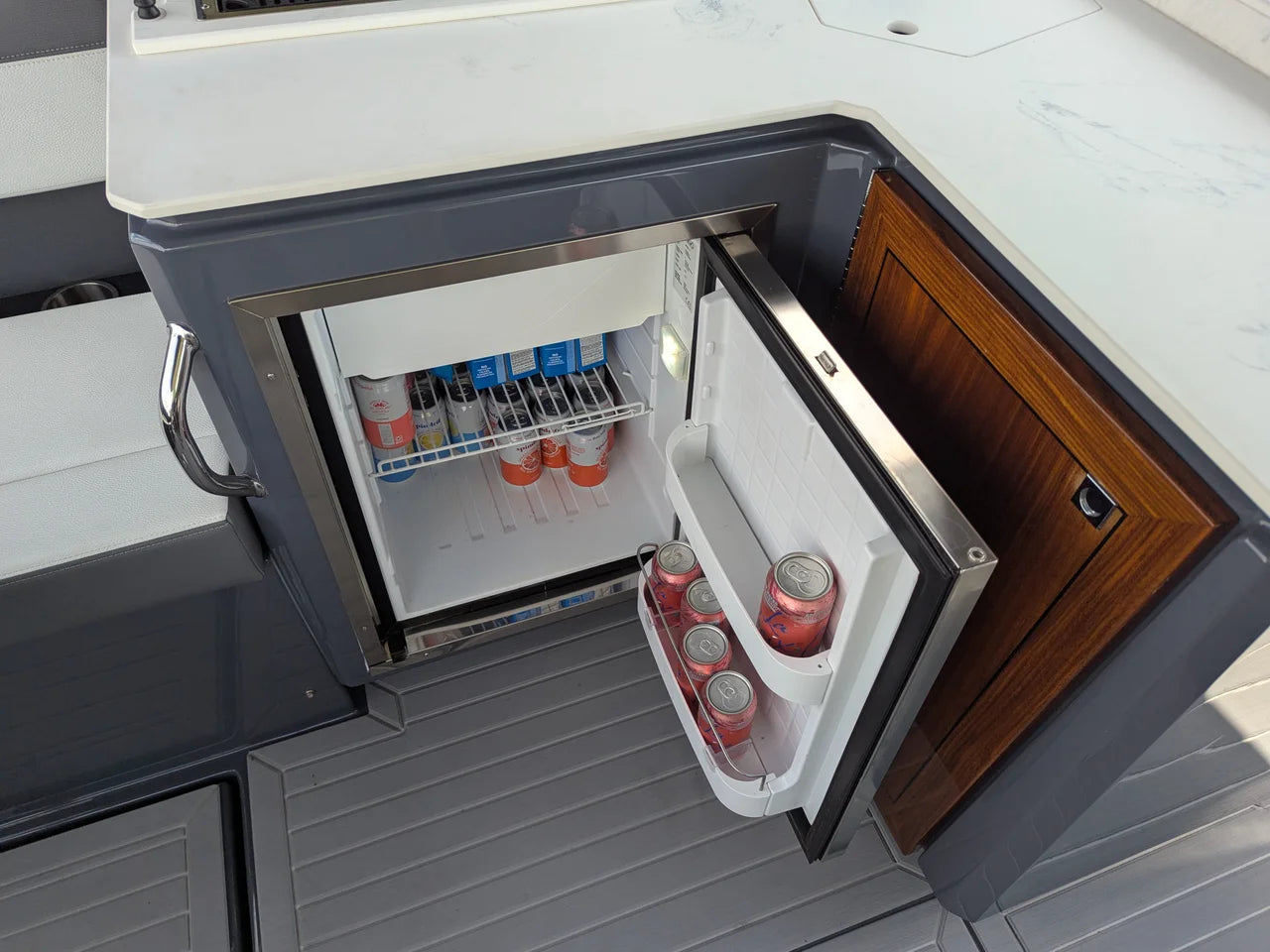 2024 Cruisers Yachts 38 GLS-OB 38.0 feet, Grasonville, MD #24