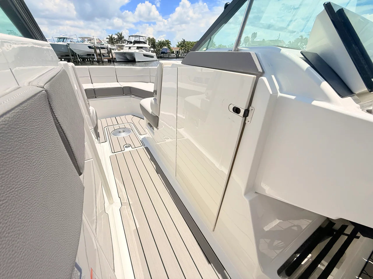 2026 Sea Ray SLX 310 Outboard 31.0 feet, St Petersburg, FL #68