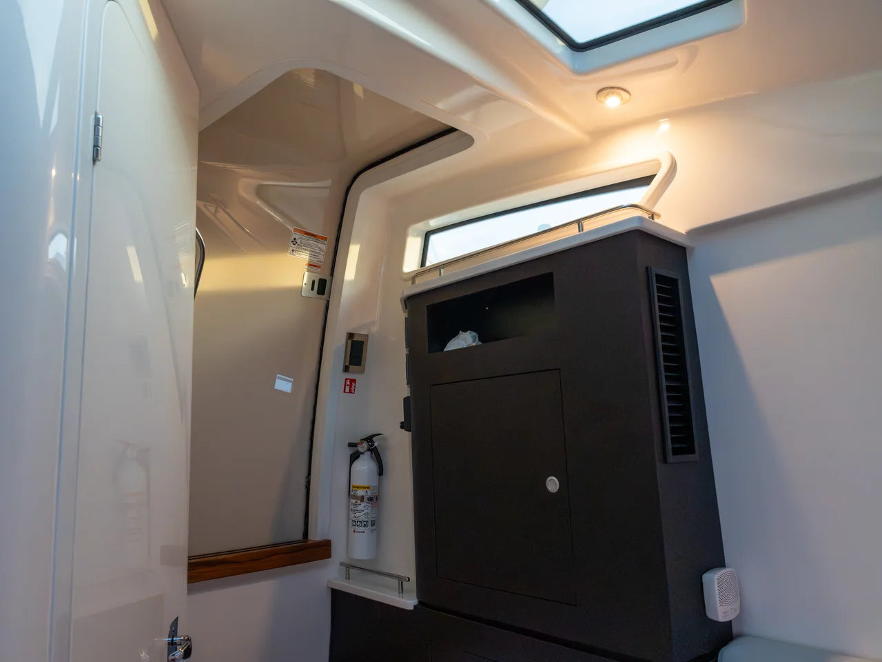 2026 Boston Whaler 350 Realm 35.0 feet, Wrightsville Beach, North Carolina #31