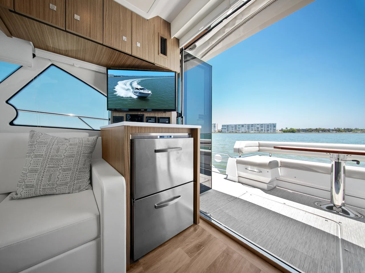 2025 Cruisers Yachts 50 Cantius 50.0 feet, St. Petersburg, Florida #31