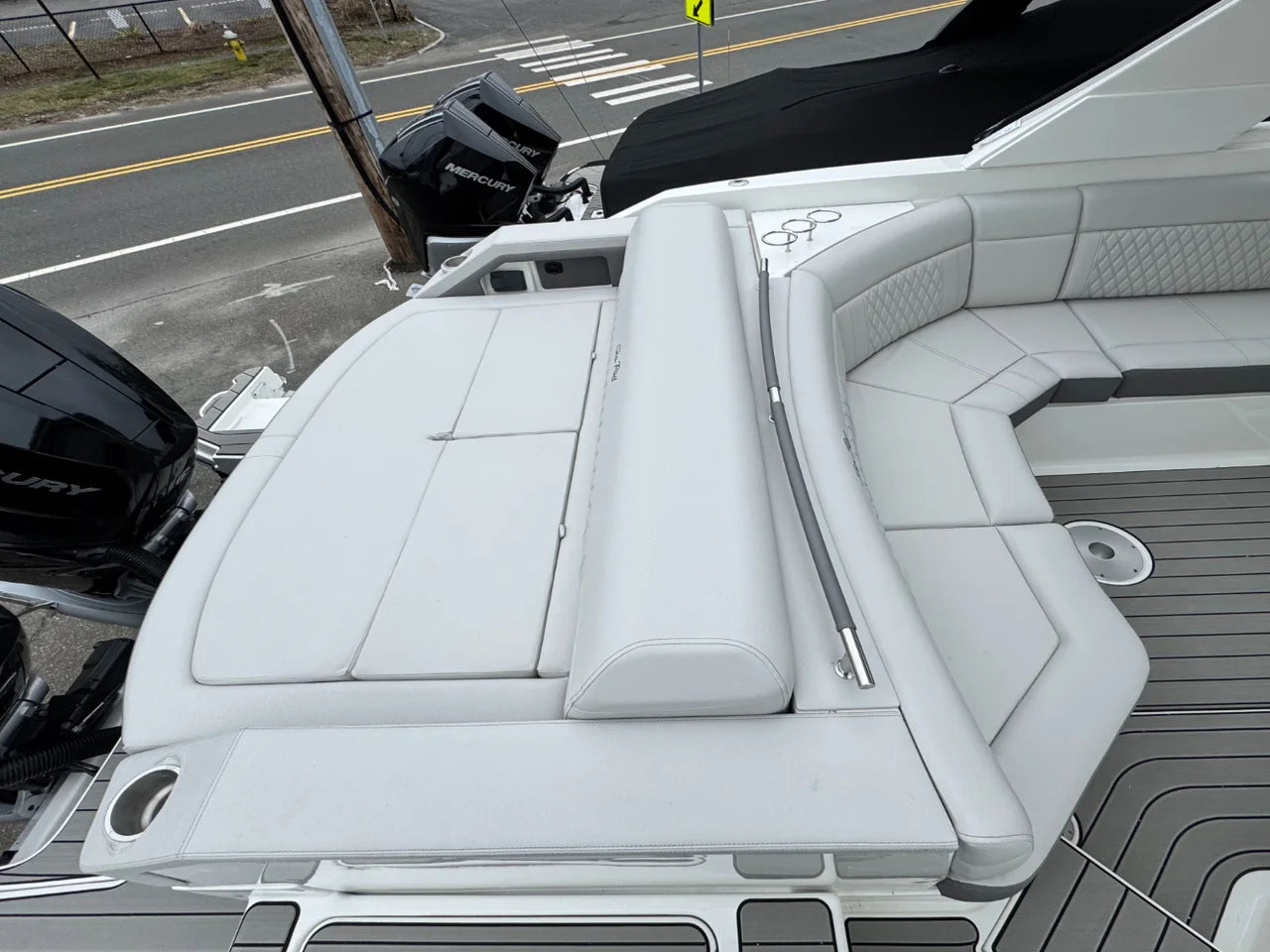 2026 Sea Ray SLX 310 Outboard 31.0 feet, Huntington, NY #9