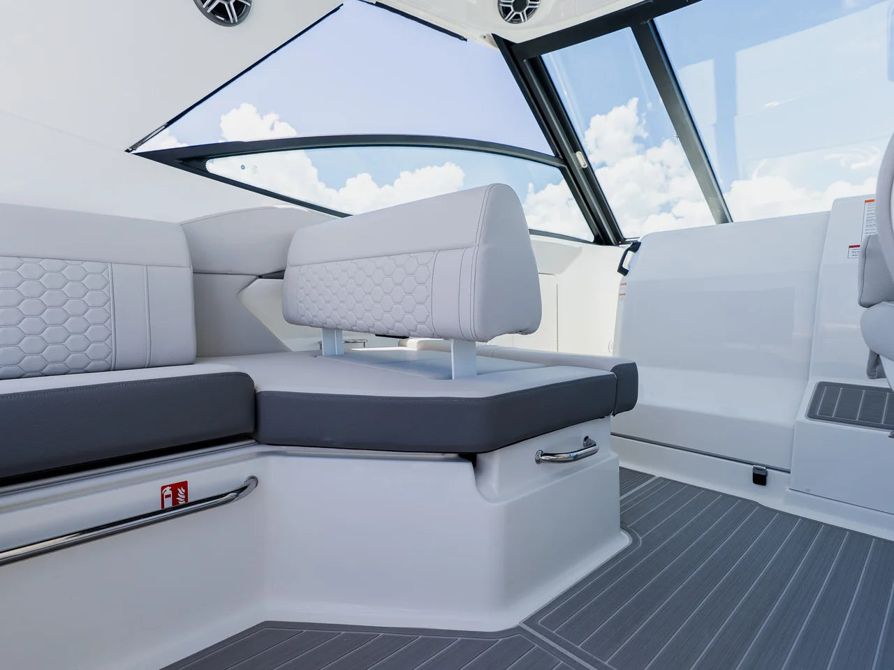 2027 Sea Ray Sundancer 320 Outboard 32.0 feet, Clearwater, Florida #52