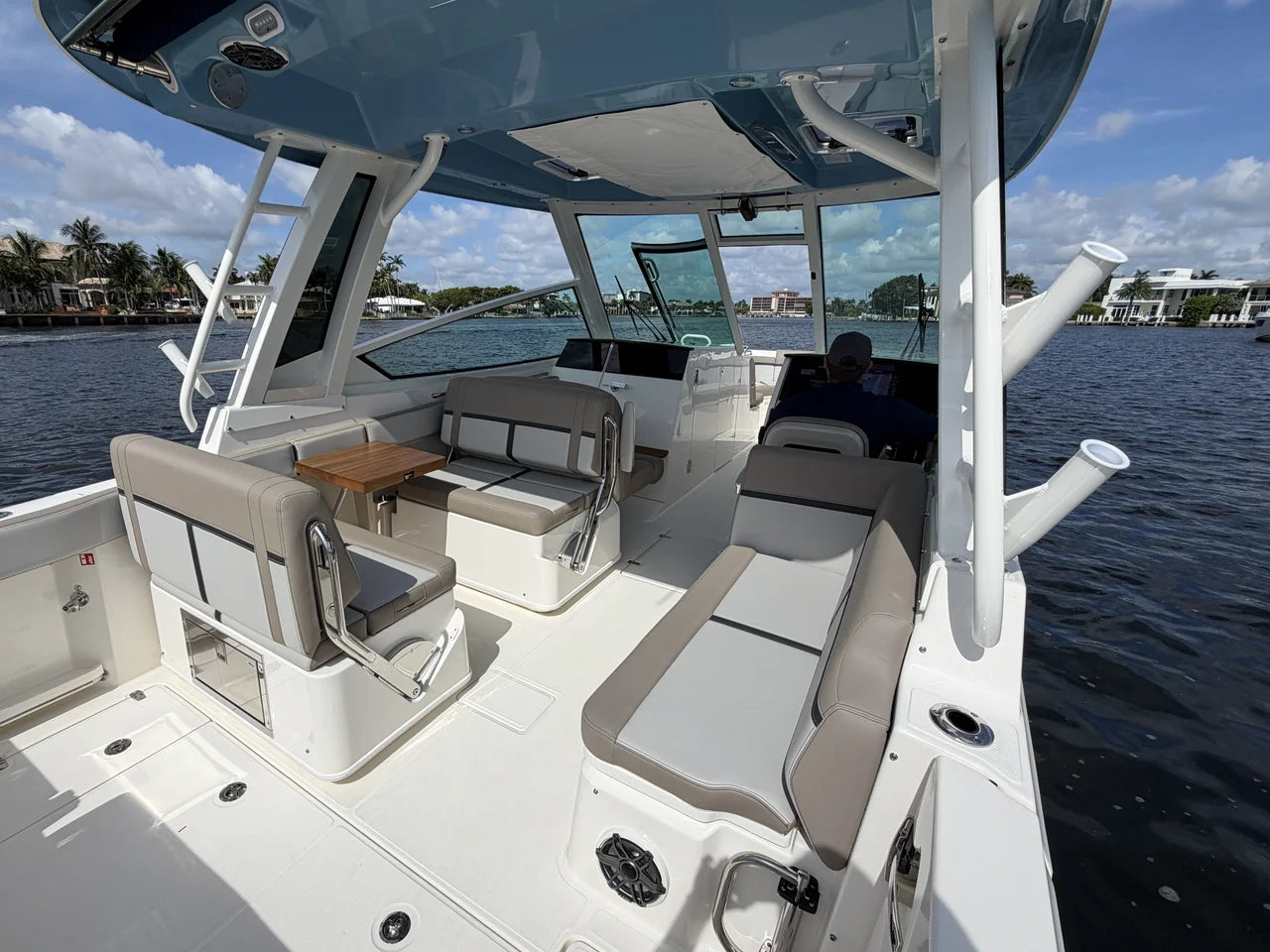 2027 Boston Whaler 330 Vantage 33.0 feet, Pompano Beach, Florida #21