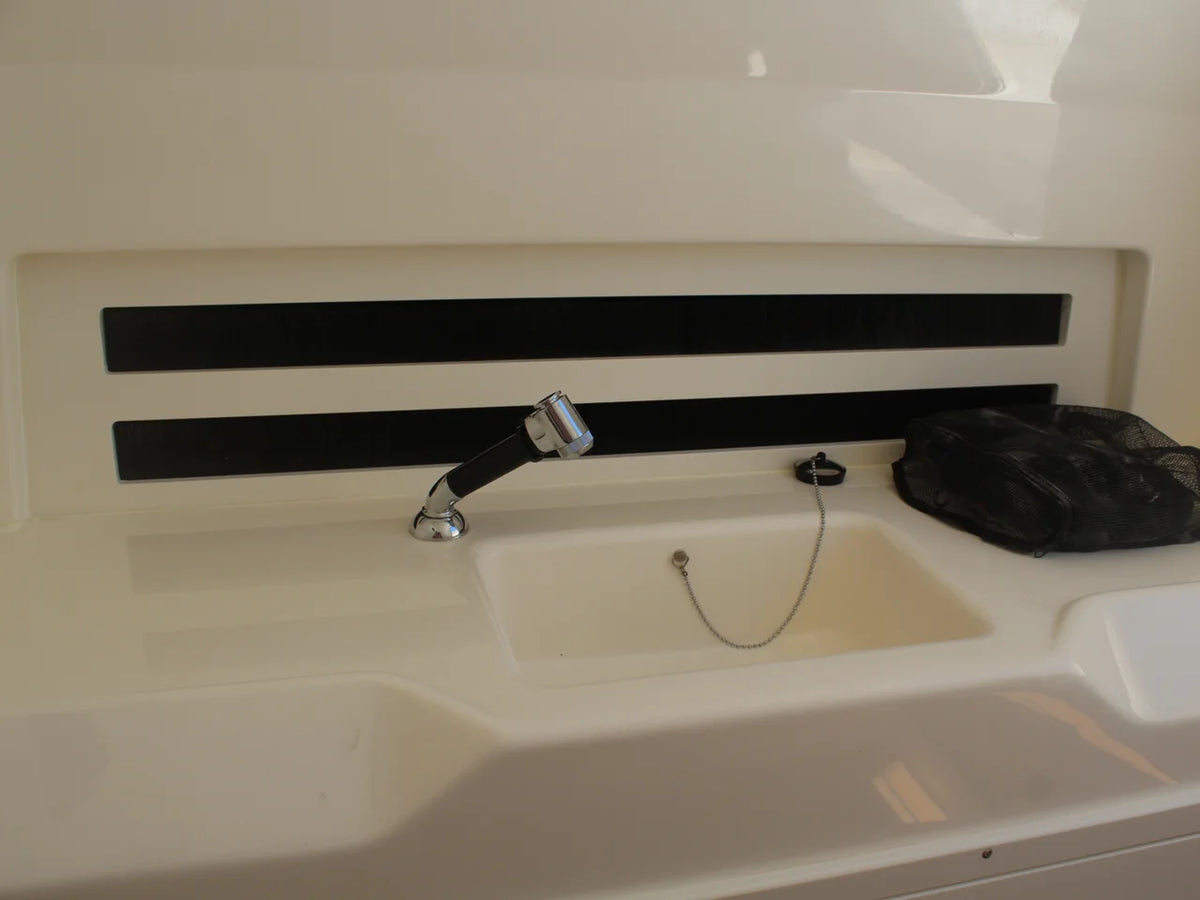 2026 Boston Whaler 330 Outrage 33.0 feet, Wrightsville Beach, North Carolina #28