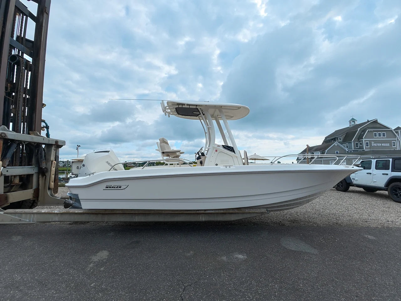 2027 Boston Whaler 220 Dauntless 22.0 feet, Norwalk, Connecticut #1