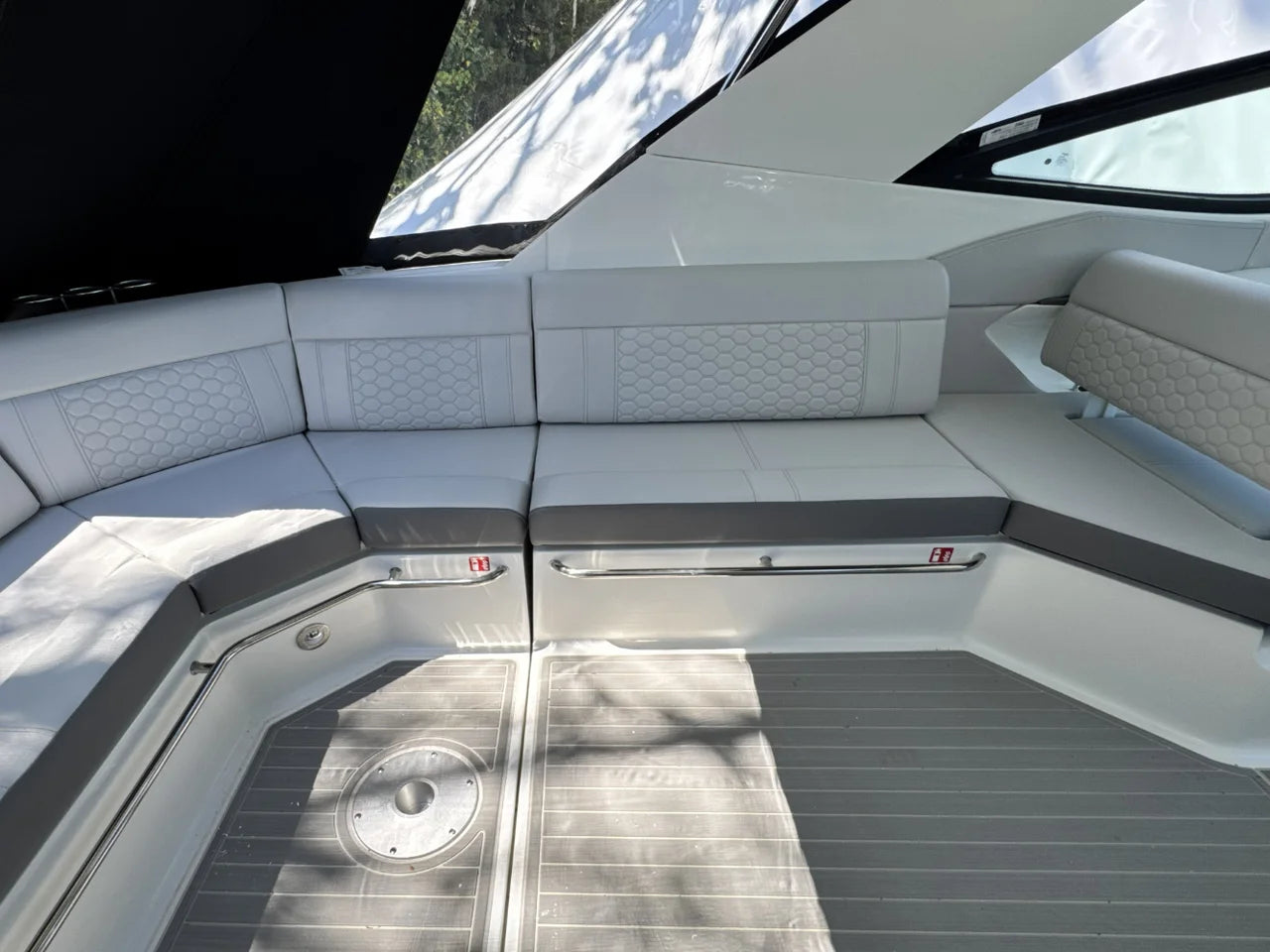 2026 Sea Ray Sundancer 320 Outboard 32.0 feet, Huntington, NY #13