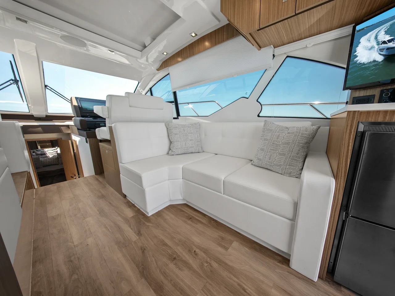 2025 Cruisers Yachts 50 Cantius 50.0 feet, St. Petersburg, Florida #43