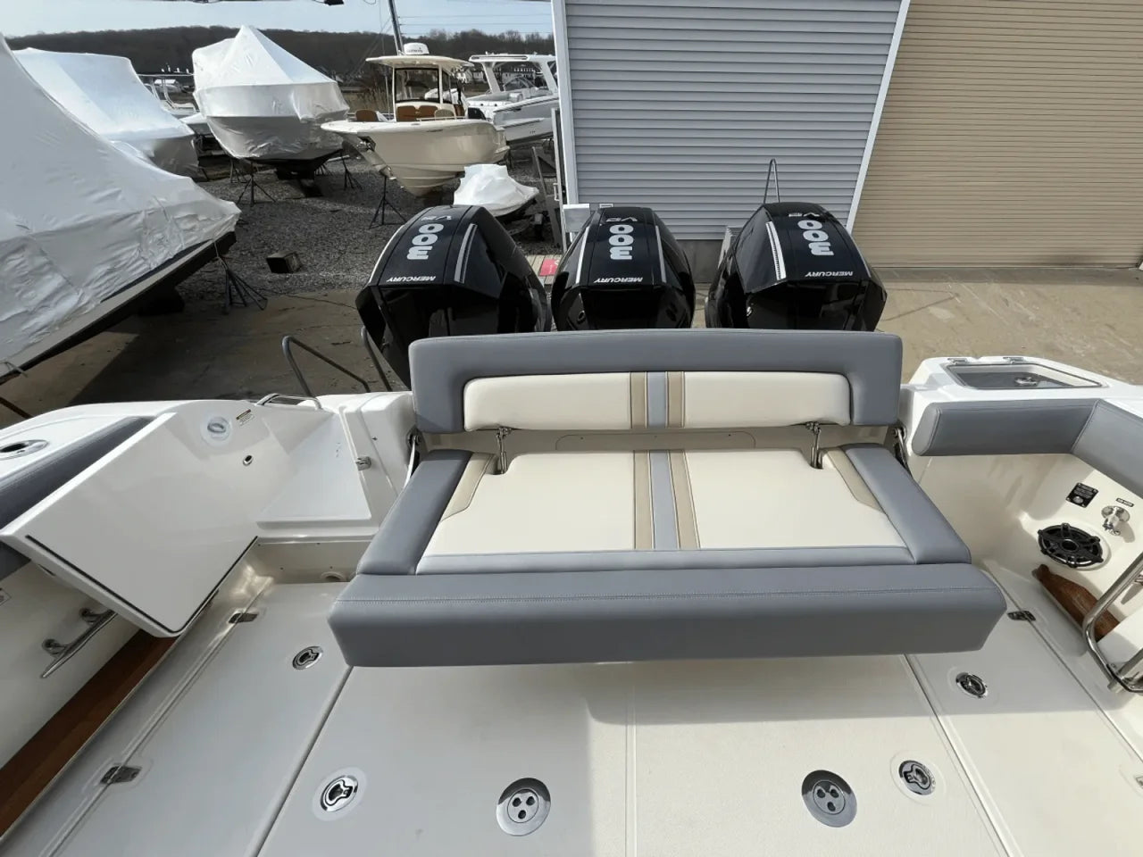 2025 Boston Whaler 350 REALM 35.0 feet, Quincy, MA #9