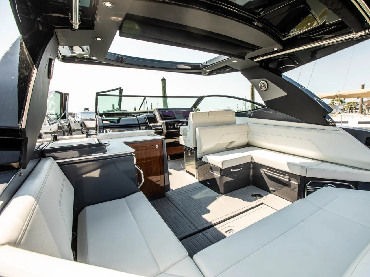2024 Cruisers Yachts 38 GLS-OB SB 38.0 feet, Clearwater, Florida #28