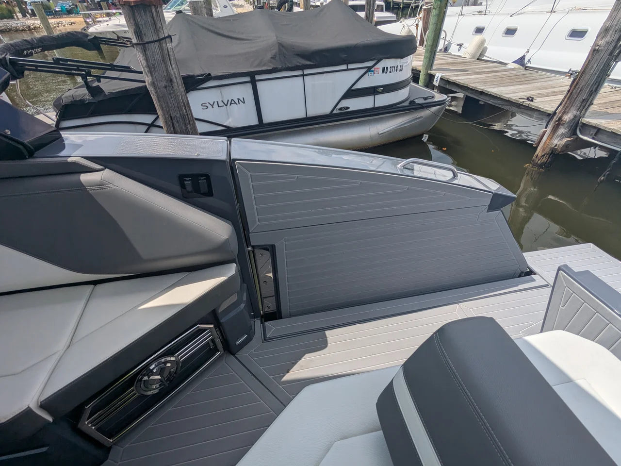2024 Cruisers Yachts 38 GLS-OB 38.0 feet, Grasonville, MD #16
