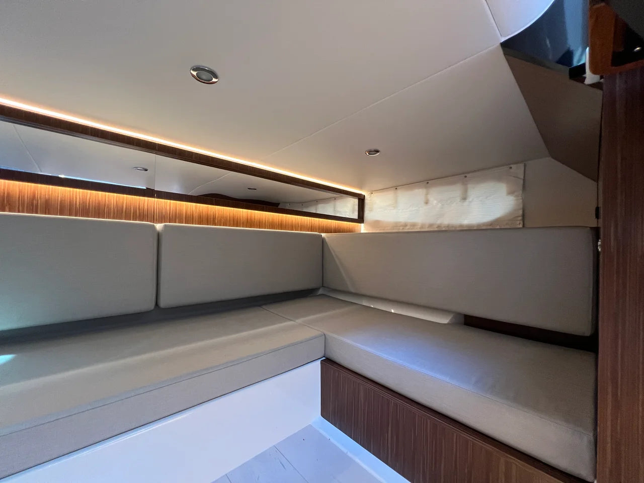 2023 Sea Ray 370 SUNDANCER OB 37.0 feet, Huntington, NY #58