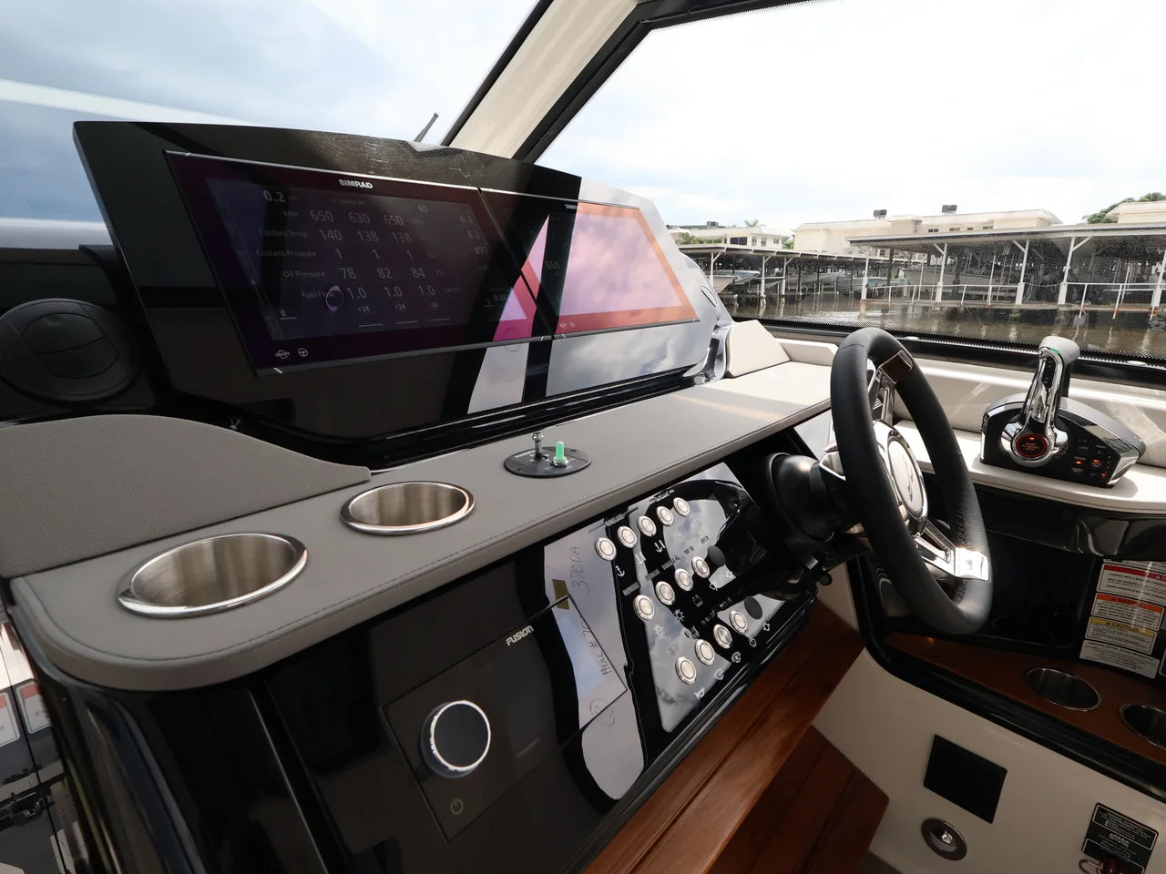 2026 Sea Ray Sundancer 370 Outboard 37.0 feet, Naples, Florida #43