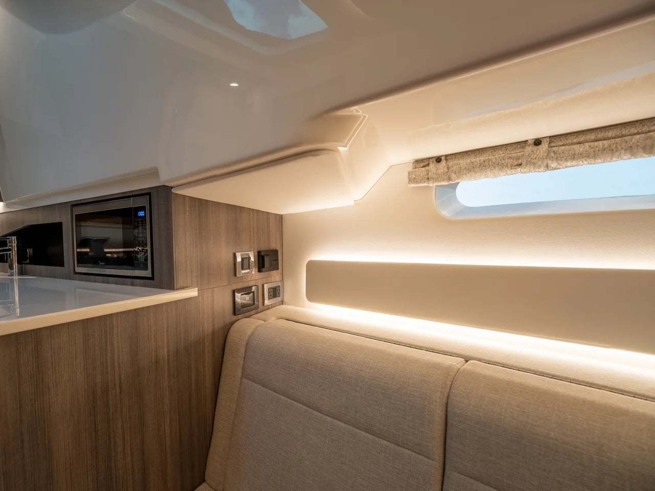 2026 Sea Ray Sundancer 370 Outboard 37.0 feet, Wrightsville Beach, North Carolina #43