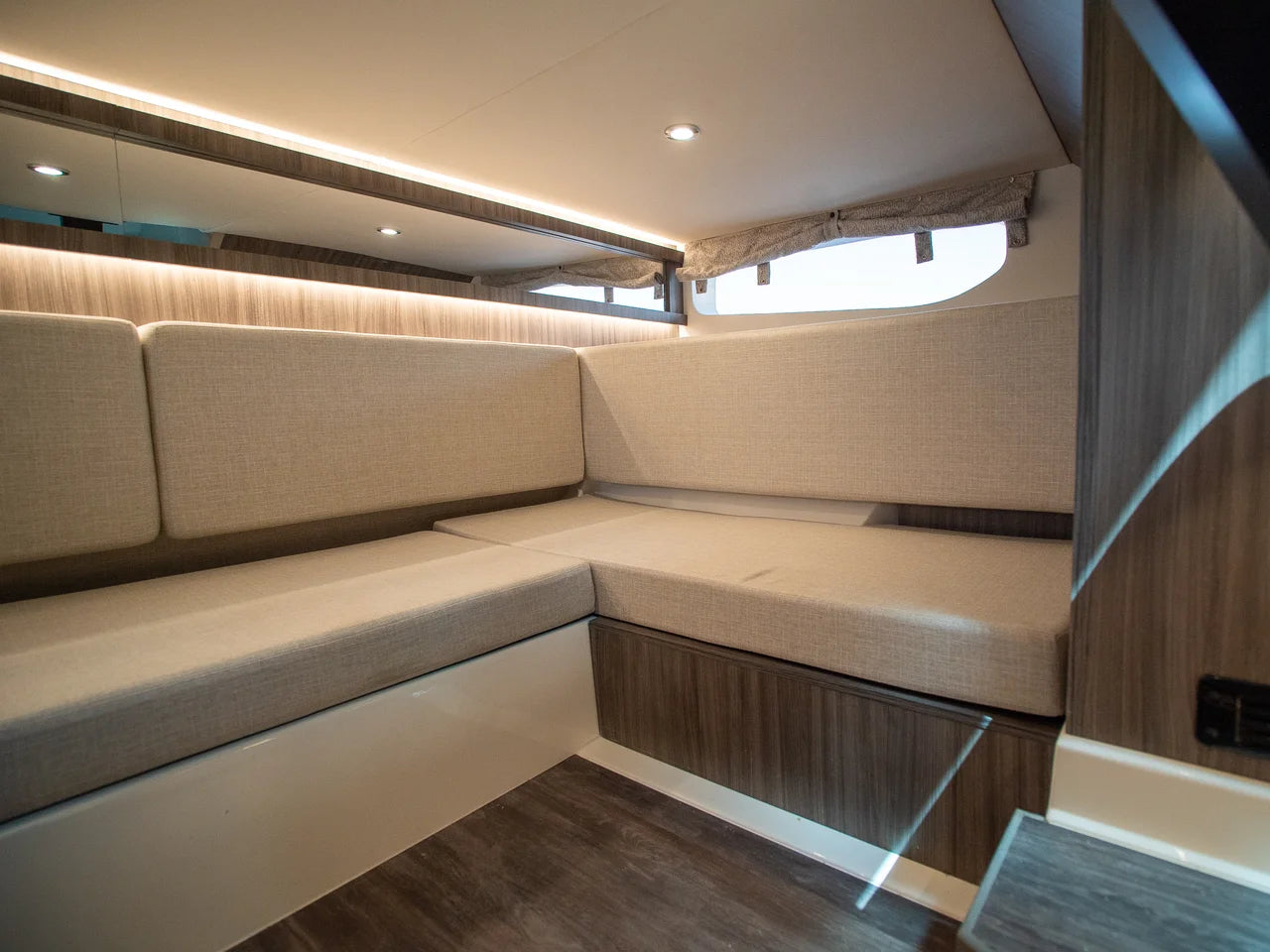 2026 Sea Ray Sundancer 370 Outboard 37.0 feet, Fort Myers, FL #21