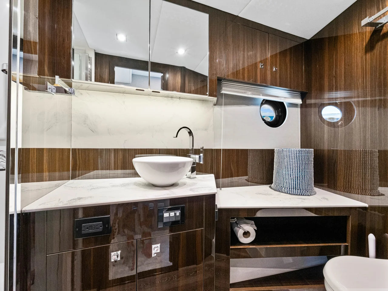 2022 Cruisers Yachts 46 Cantius 46.0 feet, Clearwater, Florida #69