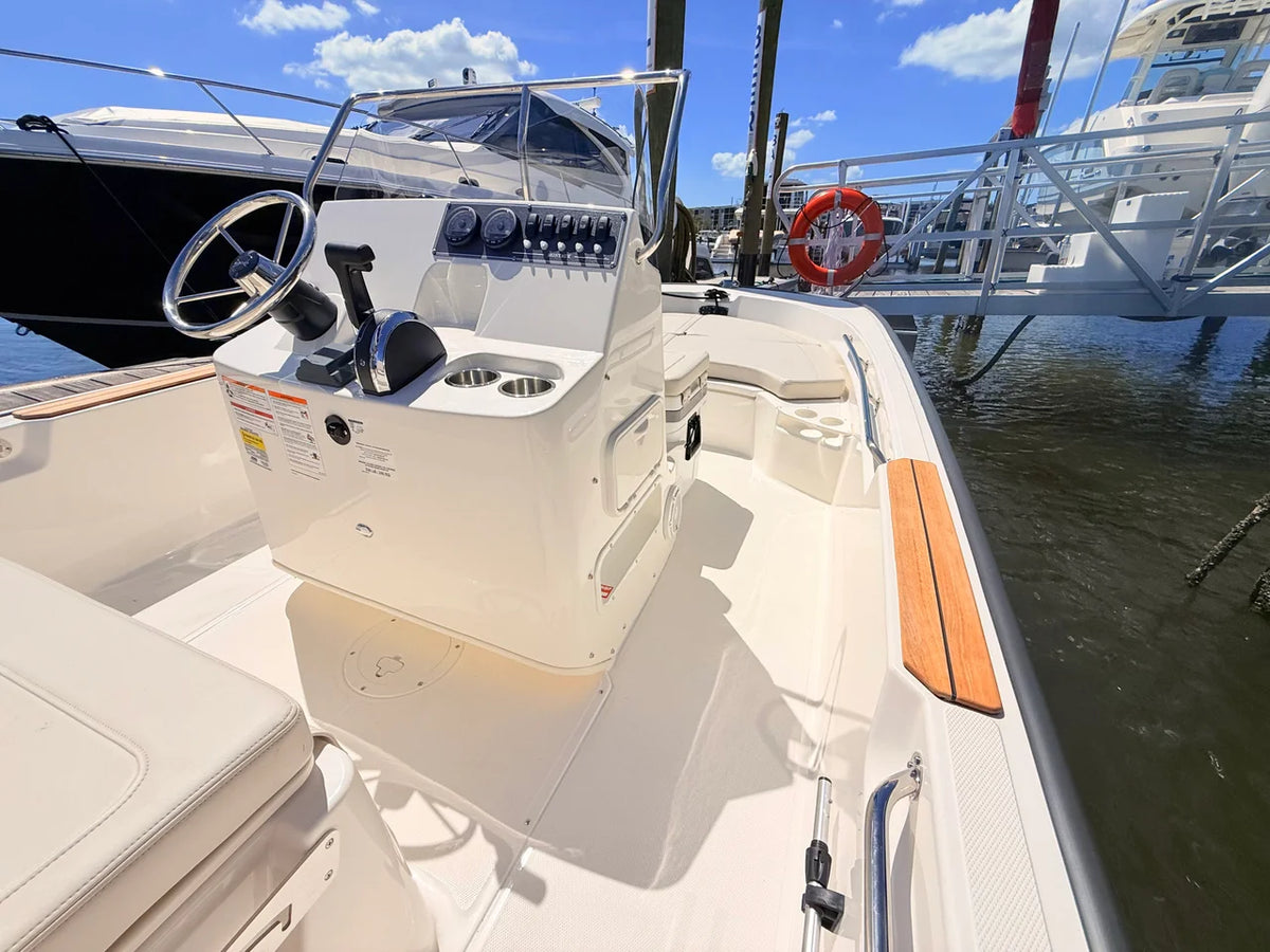 2027 Boston Whaler 190 Montauk 19.0 feet, St Petersburg, FL #37