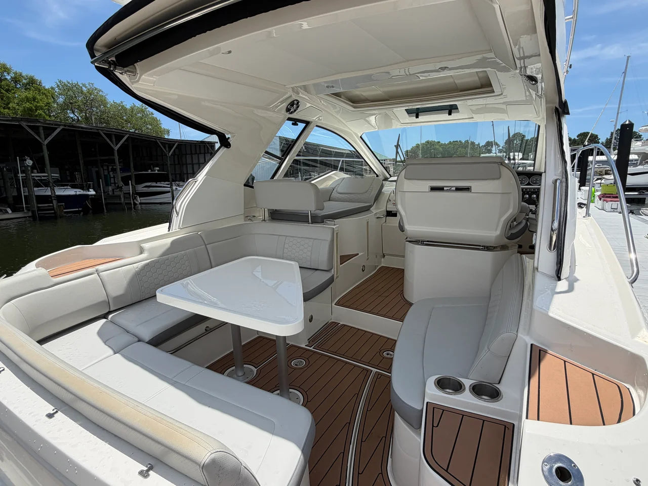2019 Sea Ray Sundancer 350 Coupe 35.0 feet, Pensacola, Florida #9