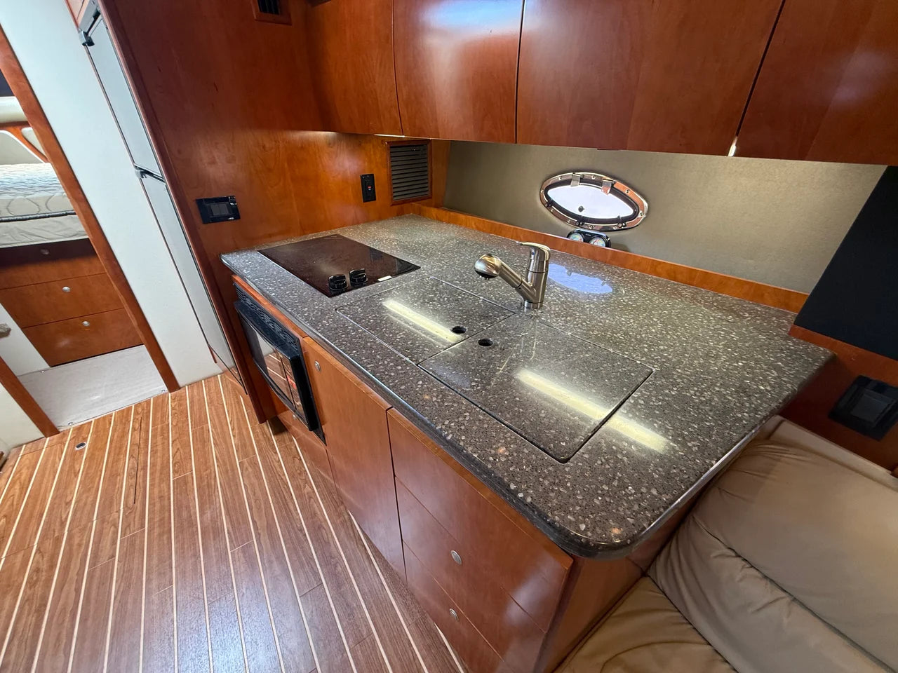 2007 Cruisers Yachts 420 EXPRESS 42.0 feet, Lewisville, TX #55