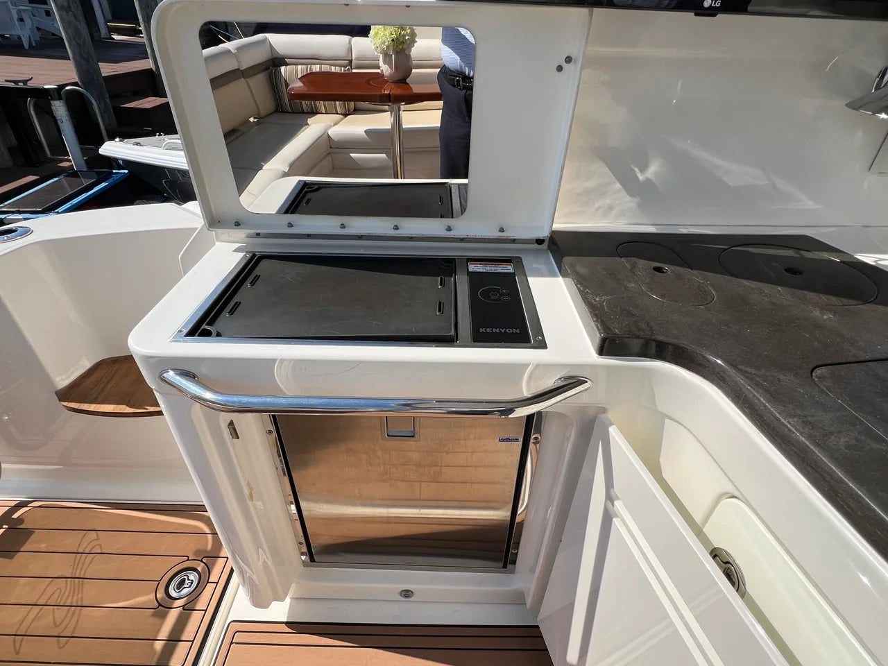 2015 Sea Ray 410 Sundancer 41.0 feet, Huntington, NY #20