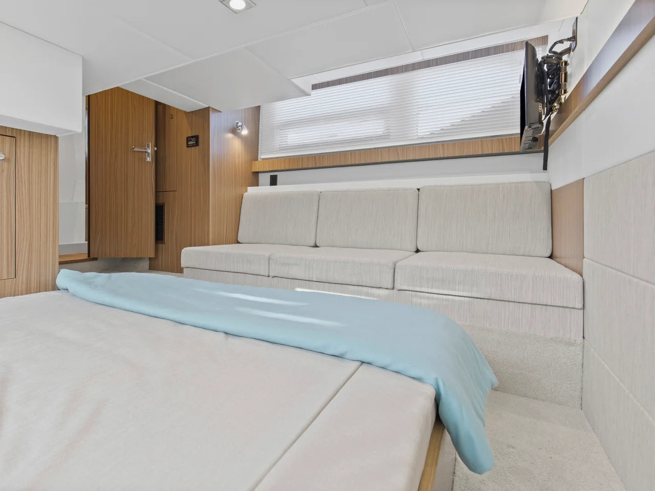 2026 Cruisers Yachts 42 Cantius 42.0 feet, Pensacola, Florida #30