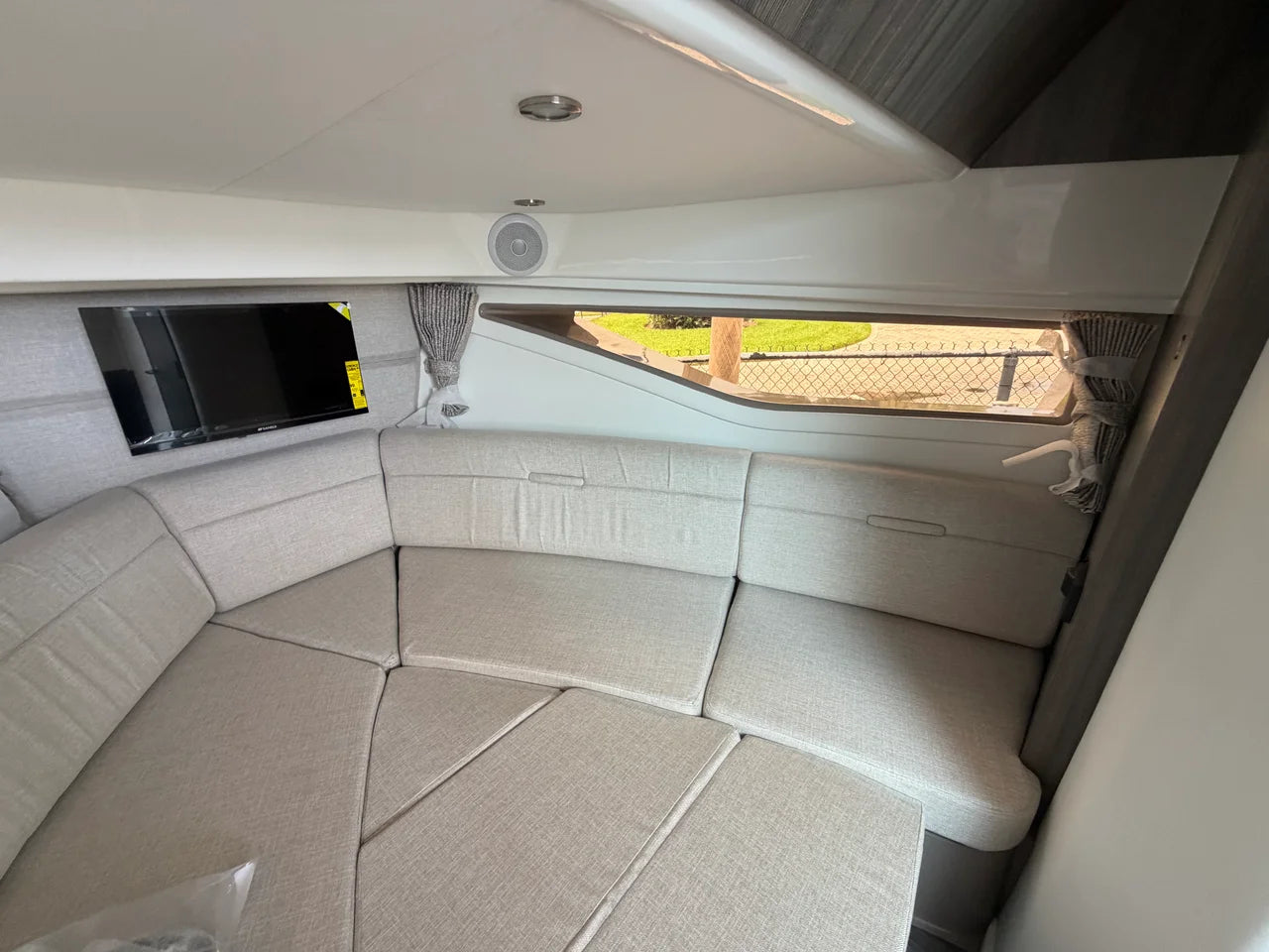 2027 Sea Ray Sundancer 320 Outboard 32.0 feet, Stuart, Florida #32