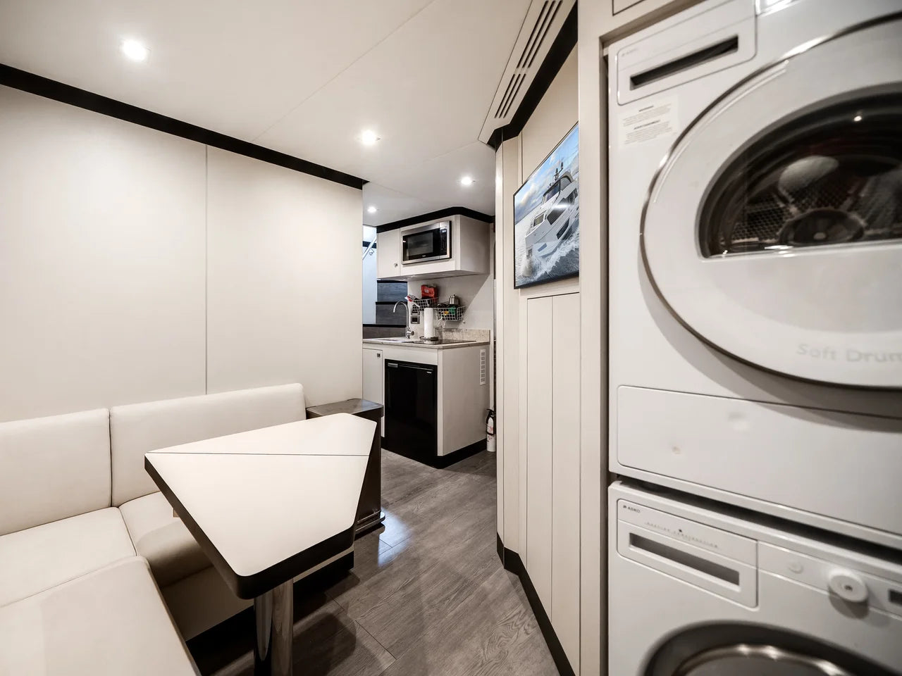 2023 Ocean Alexander 27R 88.0 feet, Ocean Reef, FL #130