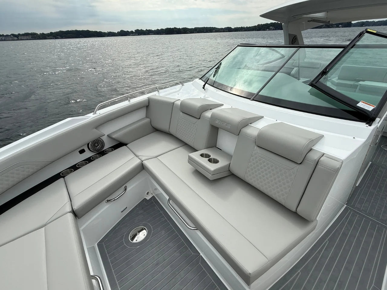 2026 Cruisers Yachts 38 GLS 37.0 feet, Lake Ozark, MO #41