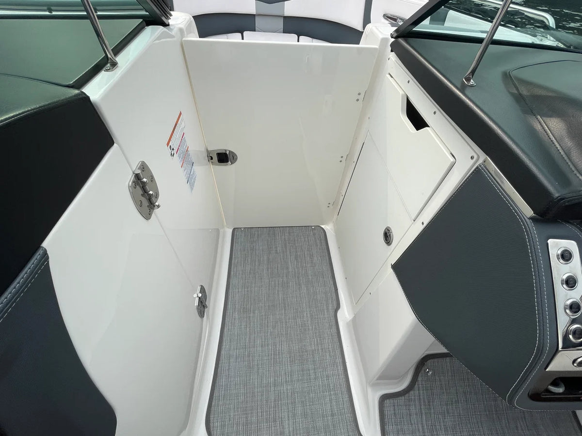 2019 Chaparral 297 SSX SURF 29.0 feet, Excelsior, Minnesota #18