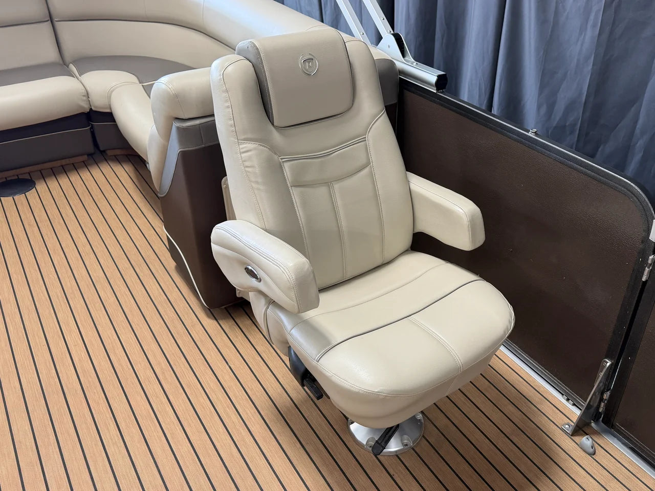 2016 Premier 235 SOLARIS 23.0 feet, Nisswa, Minnesota #36
