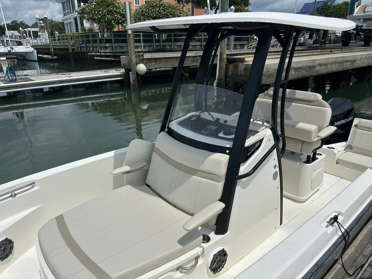 2023 Boston Whaler 220 DAUNTLESS 22.0 feet, Wrightsville Beach, North Carolina #11