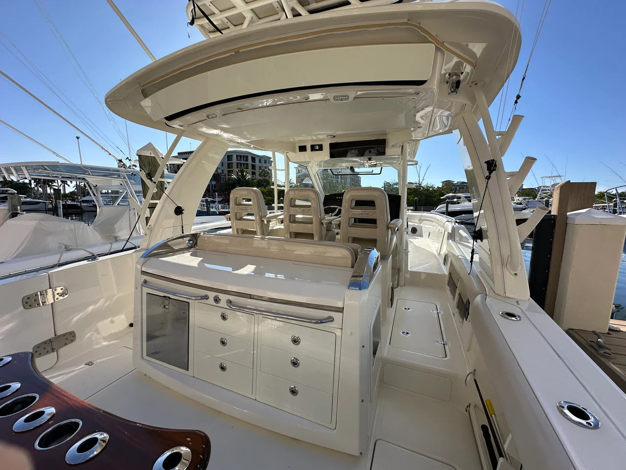 2020 Boston Whaler 420 OUTRAGE 42.0 feet, Jupiter, FL #8