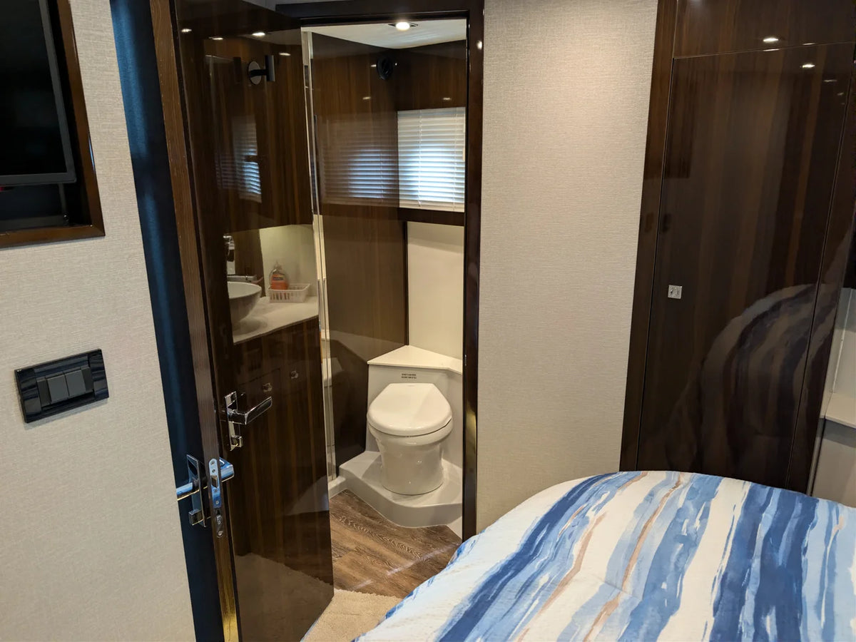 2024 Cruisers Yachts 42 CANTIUS 42.0 feet, Grasonville, MD #37