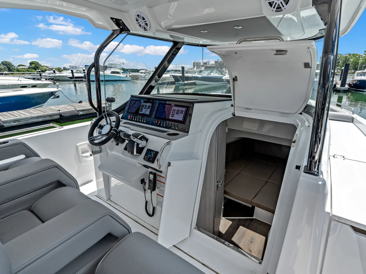 2026 Cruisers Yachts 38 VTR 38.0 feet, Quincy, MA #24