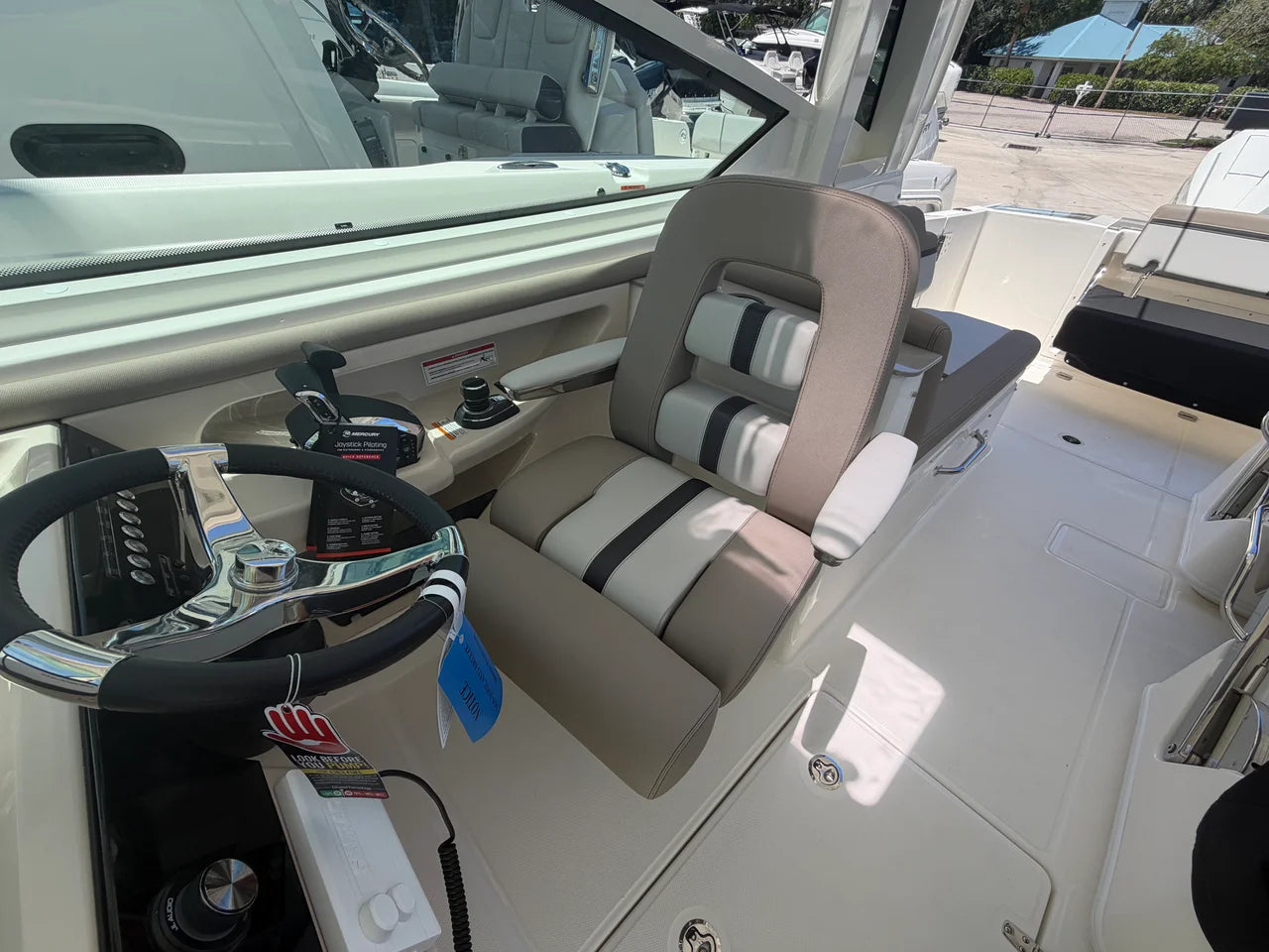 2027 Boston Whaler 330 Vantage 33.0 feet, Stuart, Florida #20