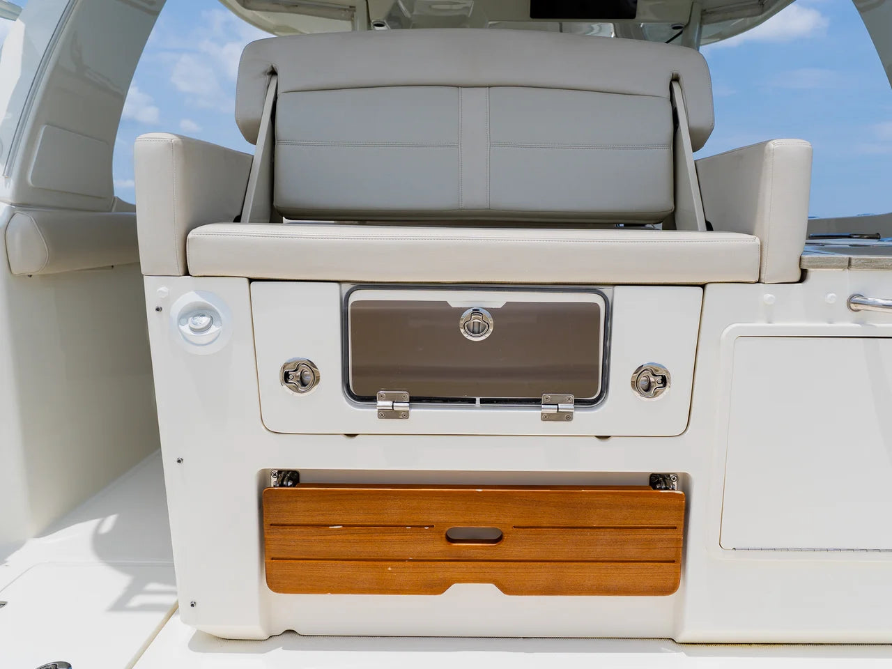 2023 Boston Whaler 350 Realm 35.0 feet, Clearwater, Florida #79