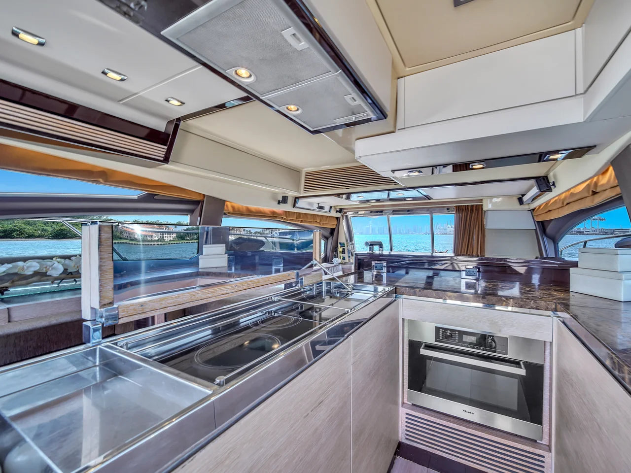 2012 Azimut 64 FLY 64.0 feet, Miami Beach, FL #64