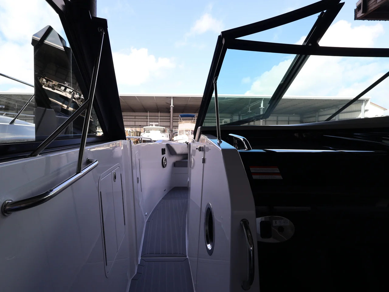 2026 Cruisers Yachts 38 GLS Outboard 38.0 feet, Naples, Florida #50