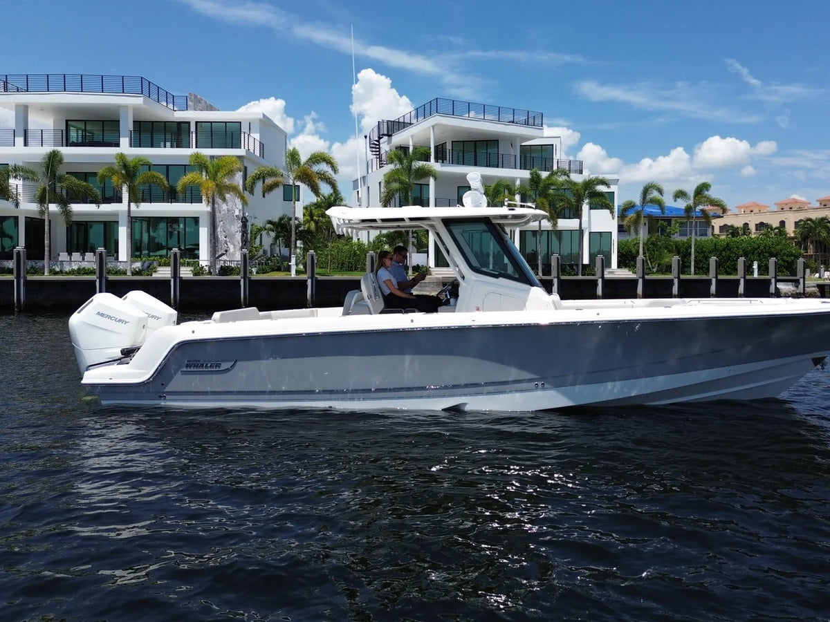 2026 Boston Whaler 330 Outrage 33.0 feet, Pompano Beach, Florida #2