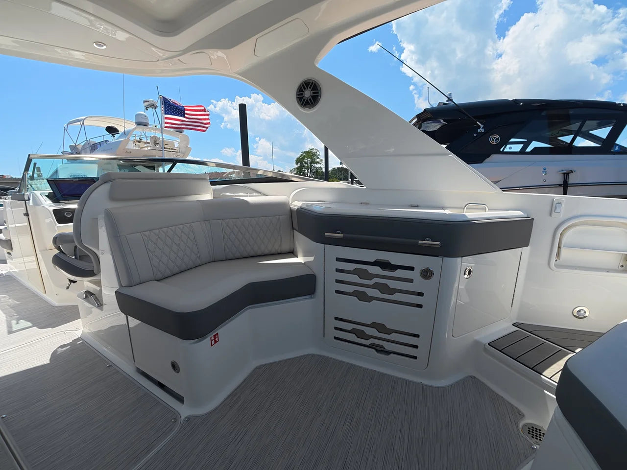 2027 Sea Ray SLX 310 Outboard 31.0 feet, Brick Township, New Jersey #9