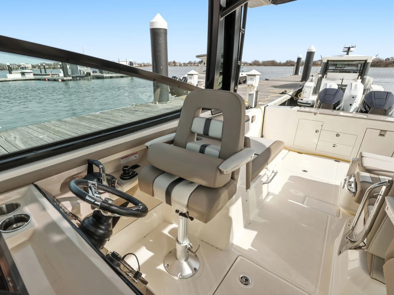 2026 Boston Whaler 330 Vantage 33.0 feet, Quincy, MA #17