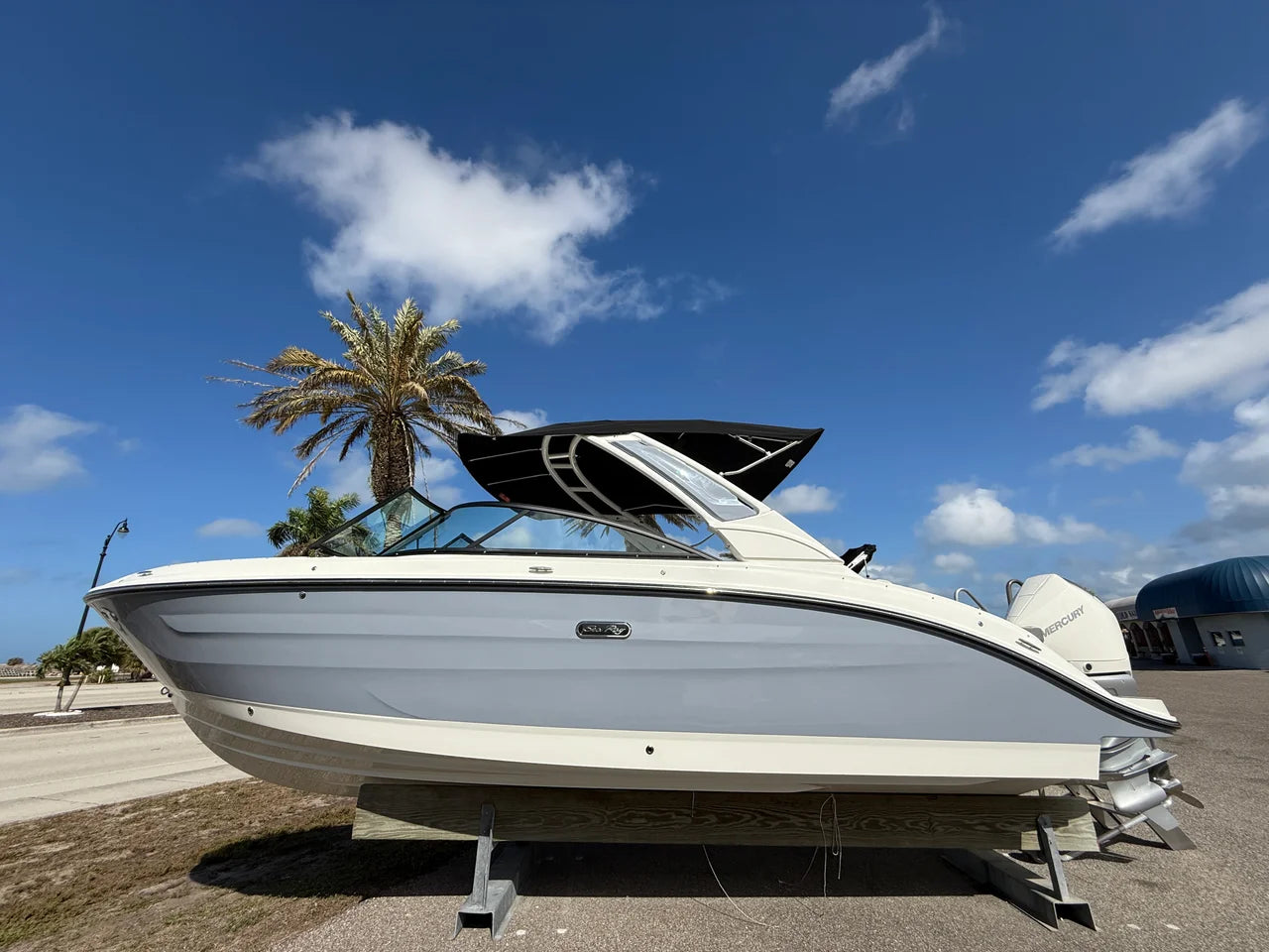 2026 Sea Ray SDX 250 Outboard 25.0 feet, Venice, Florida #1