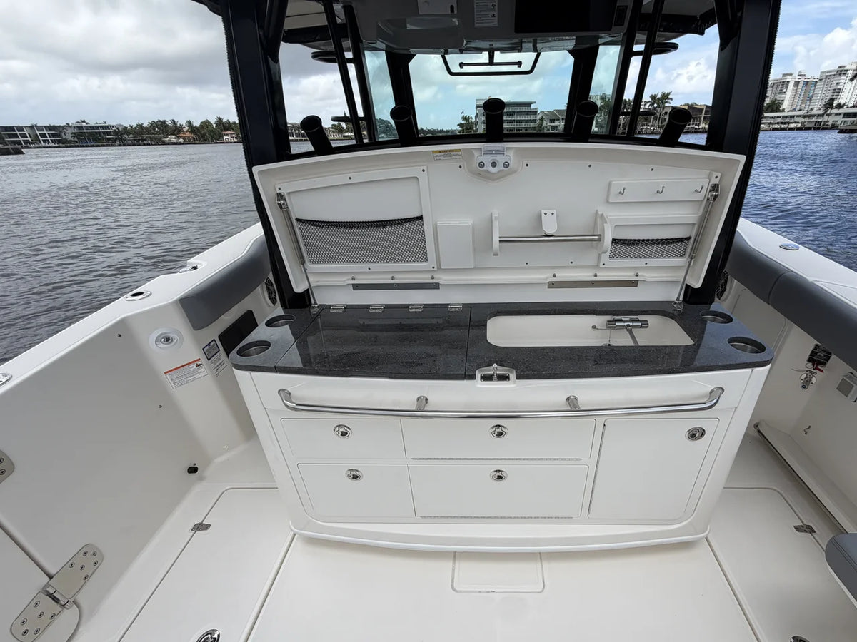 2027 Boston Whaler 380 Outrage 38.0 feet, Pompano Beach, Florida #25