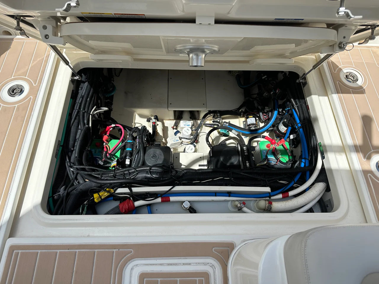 2017 Boston Whaler 320 VANTAGE 32.0 feet, Thunderbolt, GA #36