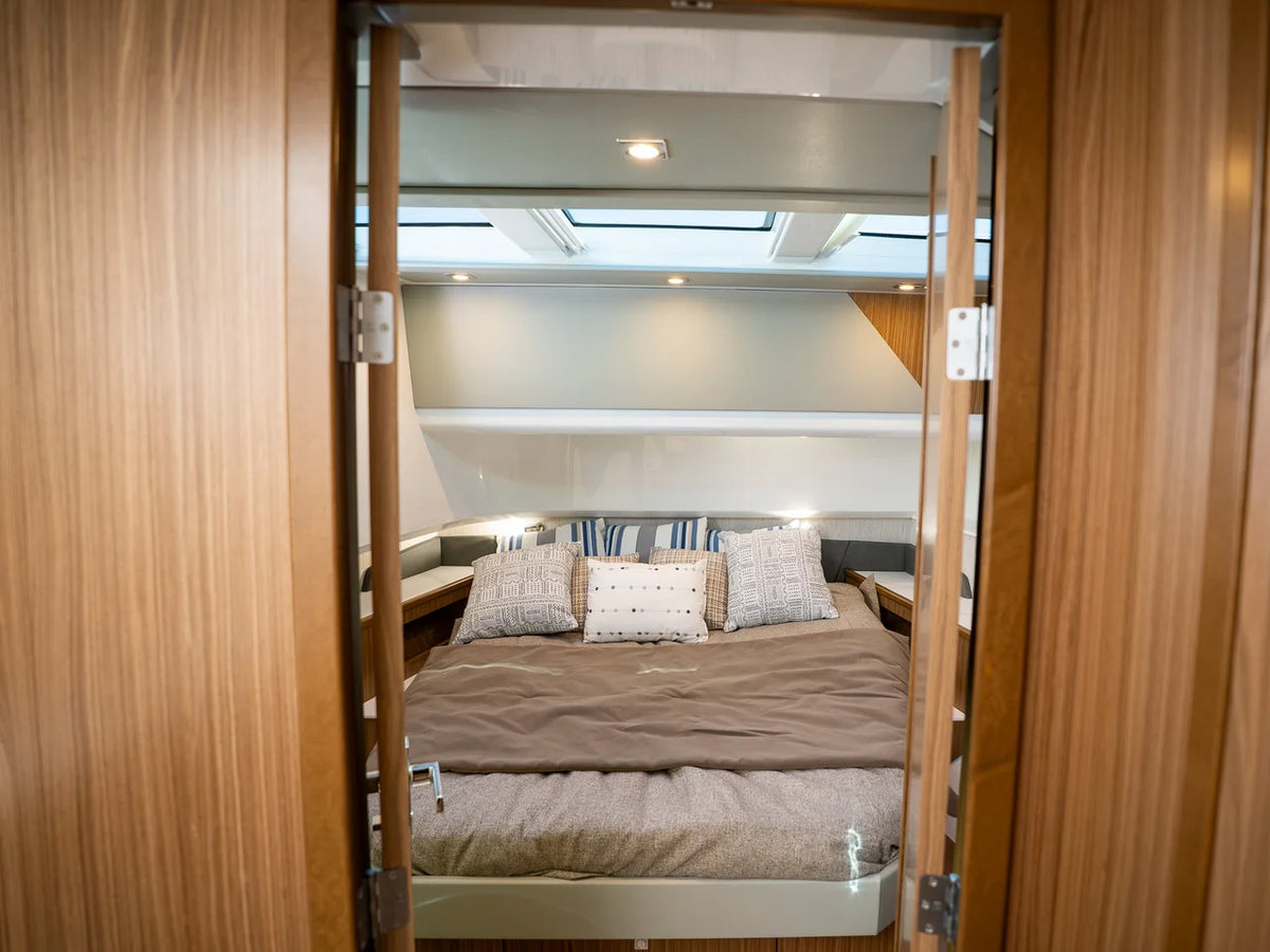 2027 Cruisers Yachts 50 GLS OB 50.0 feet, Clearwater, Florida #54